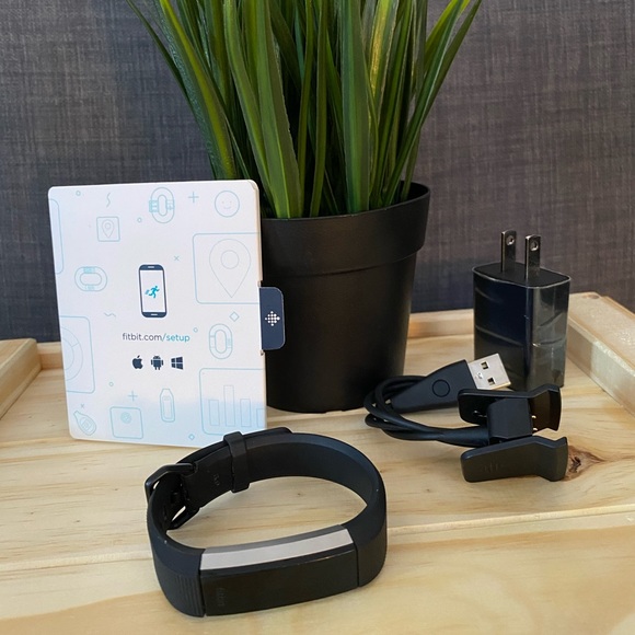 Fitbit Alta HR | Fitness sport watch - Picture 2 of 9